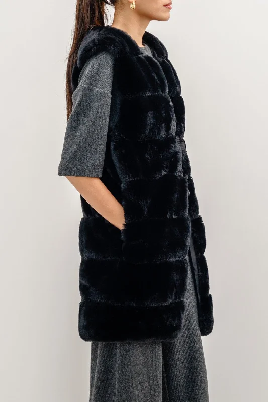 SLEEVELESS FUR COAT